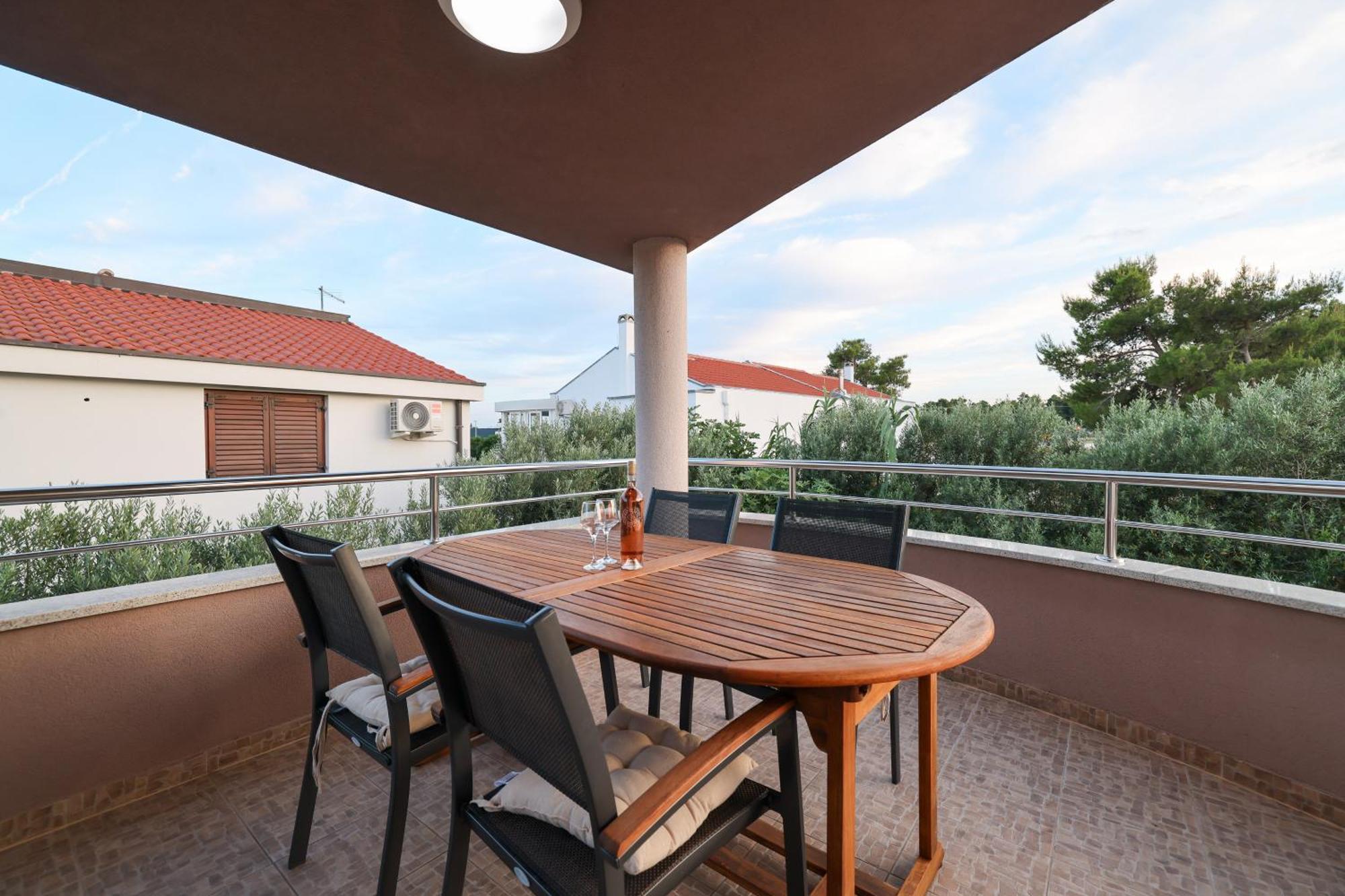 נין Apartments Anita מראה חיצוני תמונה