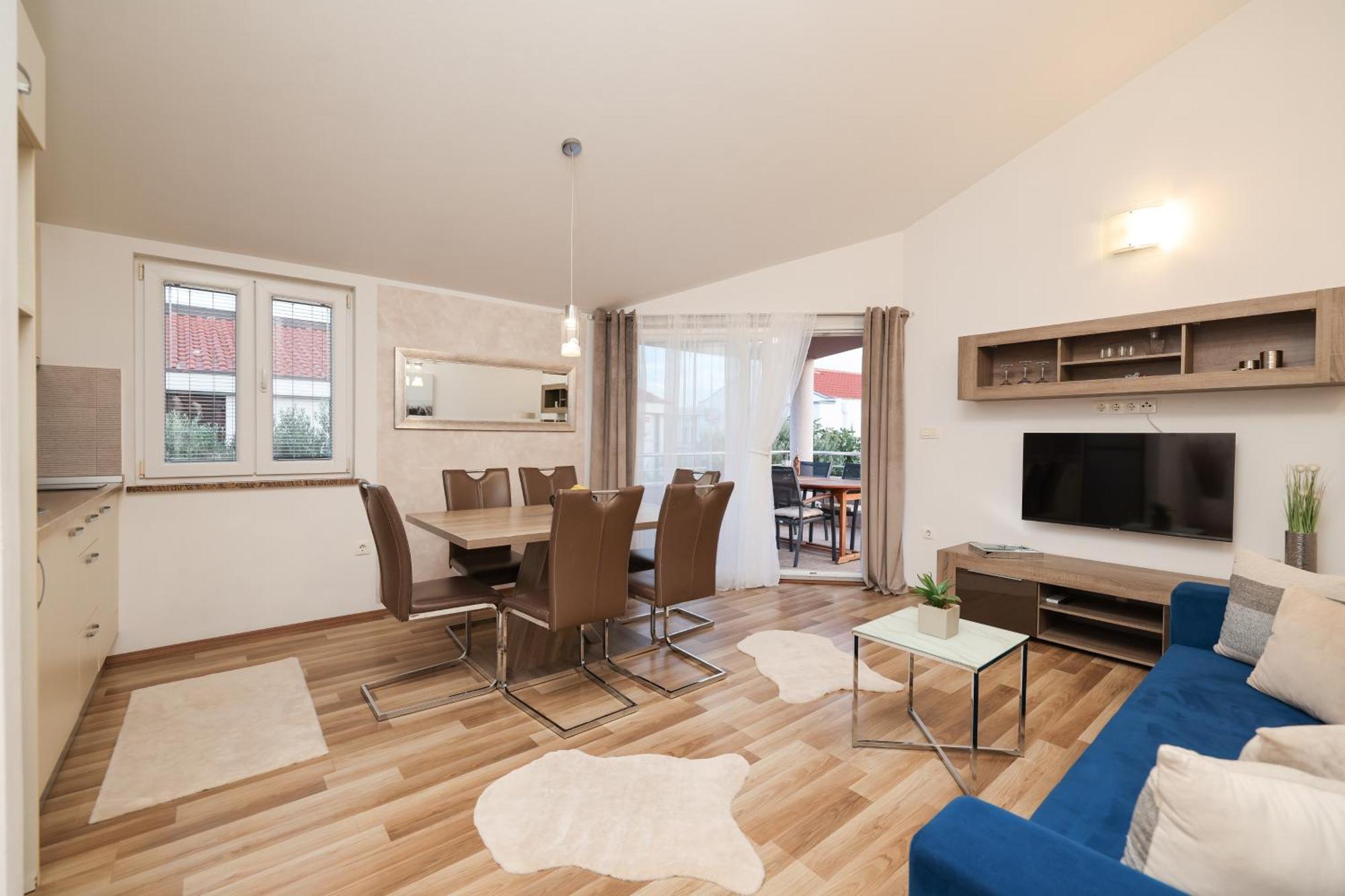 נין Apartments Anita מראה חיצוני תמונה