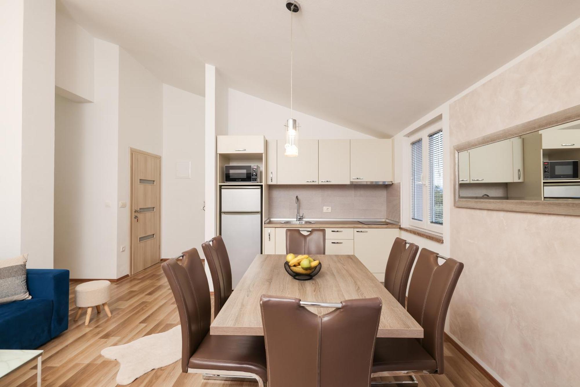 נין Apartments Anita מראה חיצוני תמונה