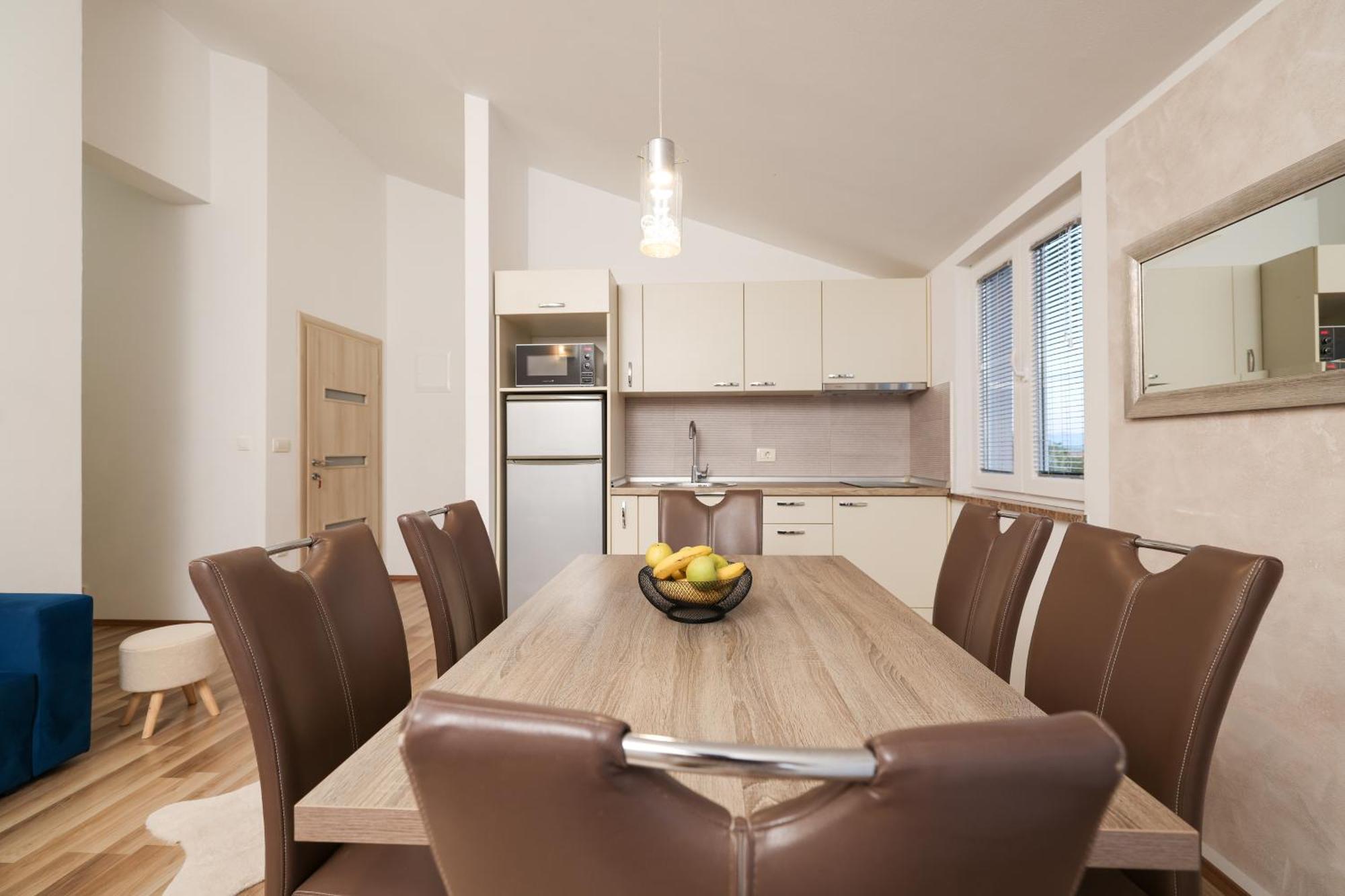 נין Apartments Anita מראה חיצוני תמונה