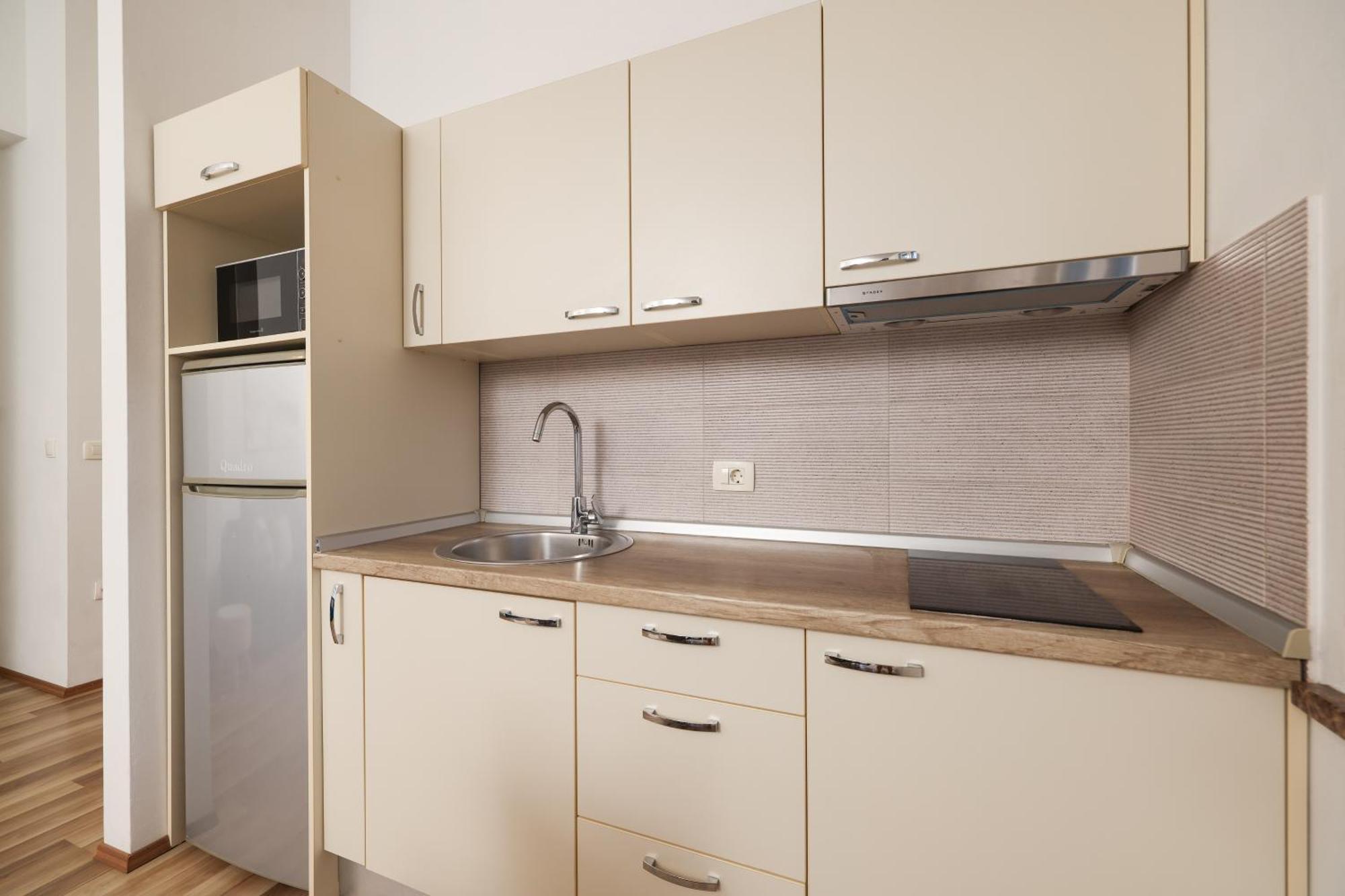 נין Apartments Anita מראה חיצוני תמונה