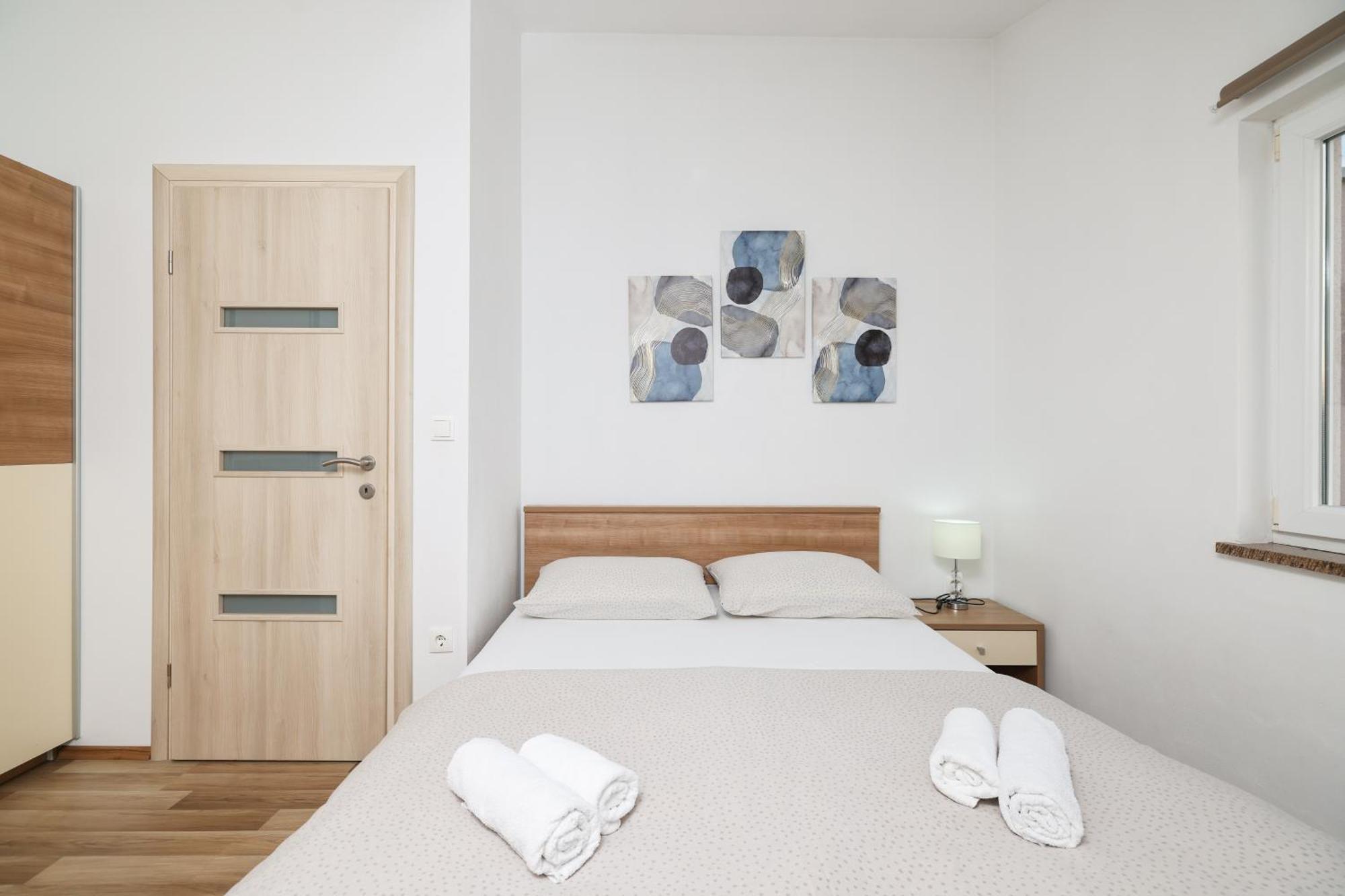 נין Apartments Anita מראה חיצוני תמונה