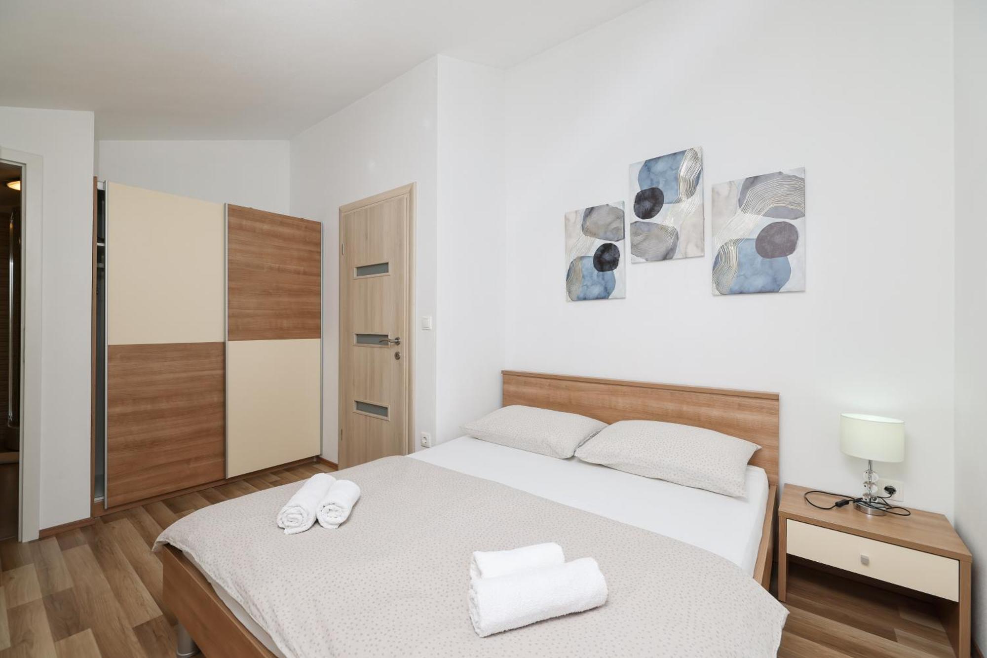 נין Apartments Anita מראה חיצוני תמונה