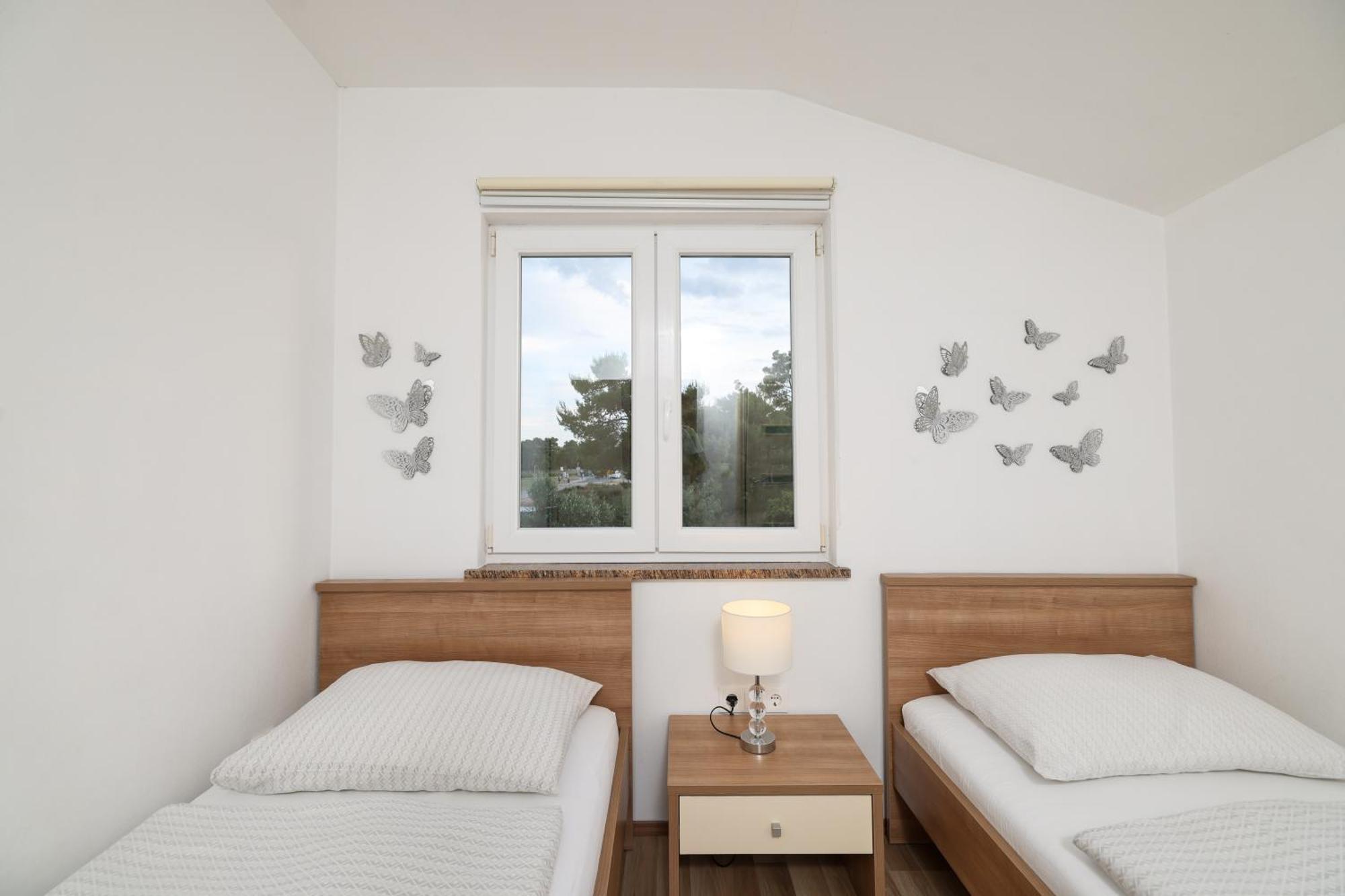 נין Apartments Anita מראה חיצוני תמונה