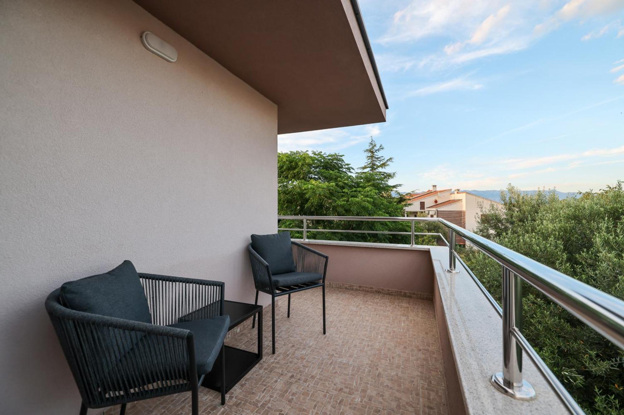 נין Apartments Anita מראה חיצוני תמונה