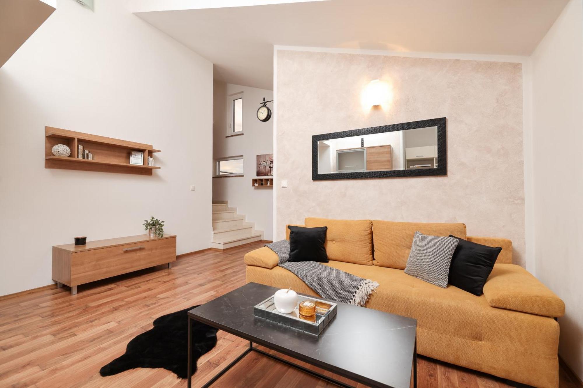 נין Apartments Anita מראה חיצוני תמונה