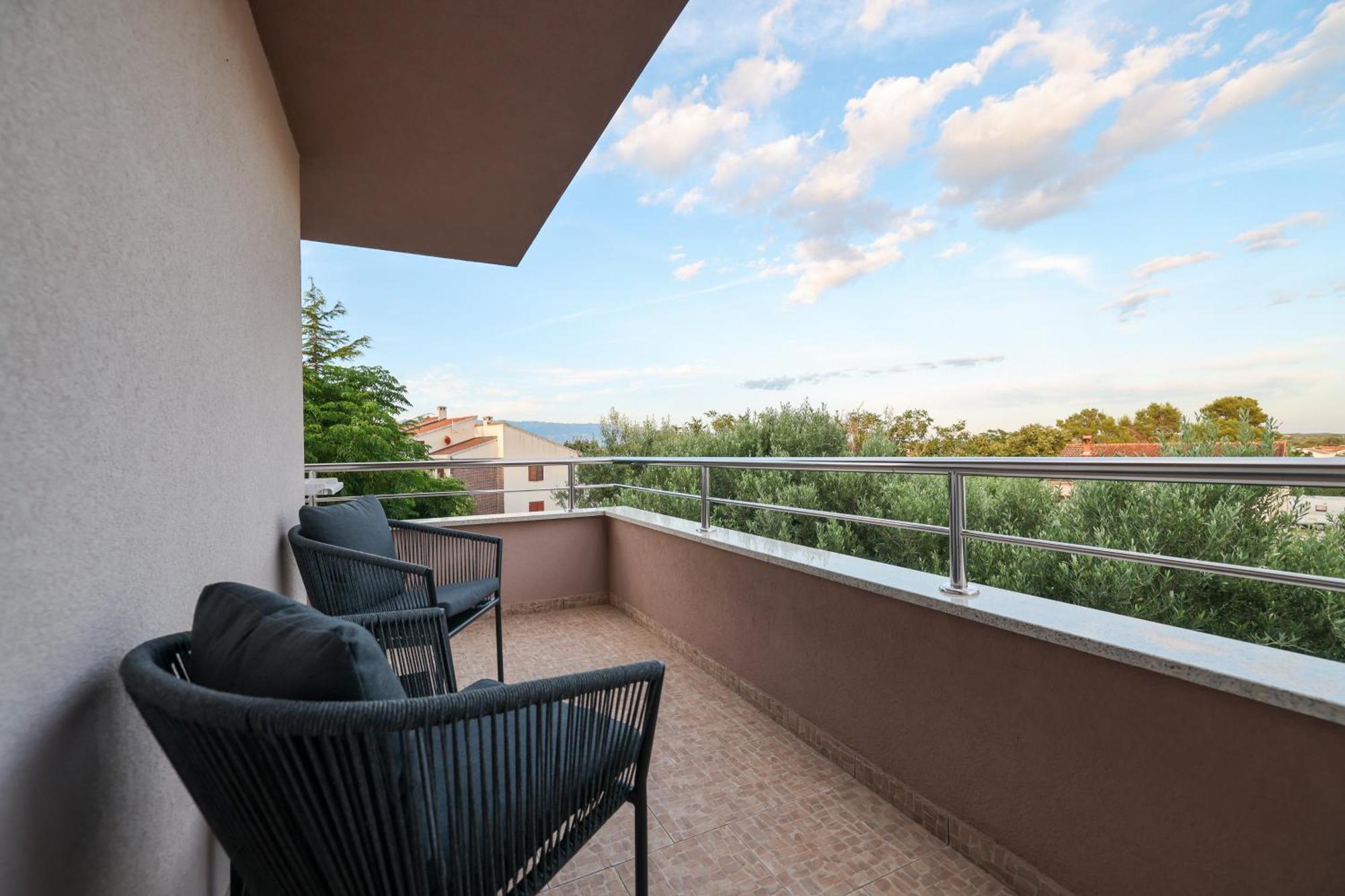 נין Apartments Anita מראה חיצוני תמונה