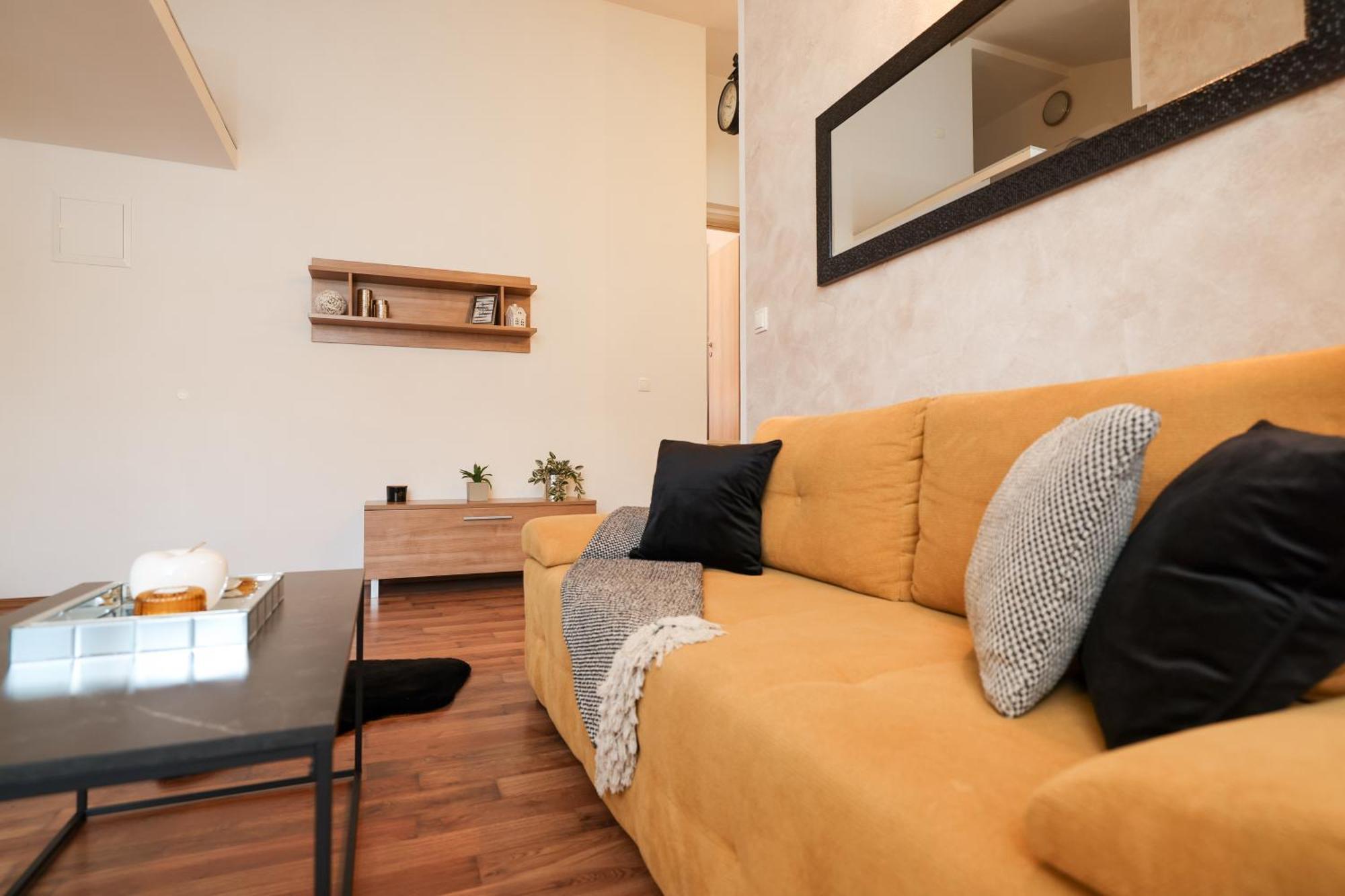 נין Apartments Anita מראה חיצוני תמונה