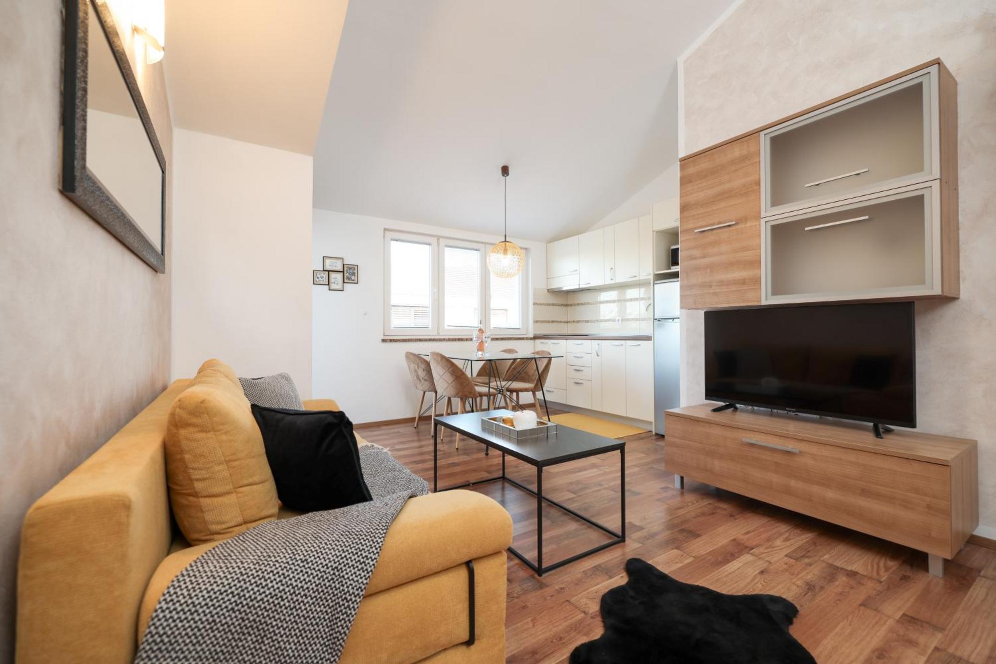 נין Apartments Anita מראה חיצוני תמונה