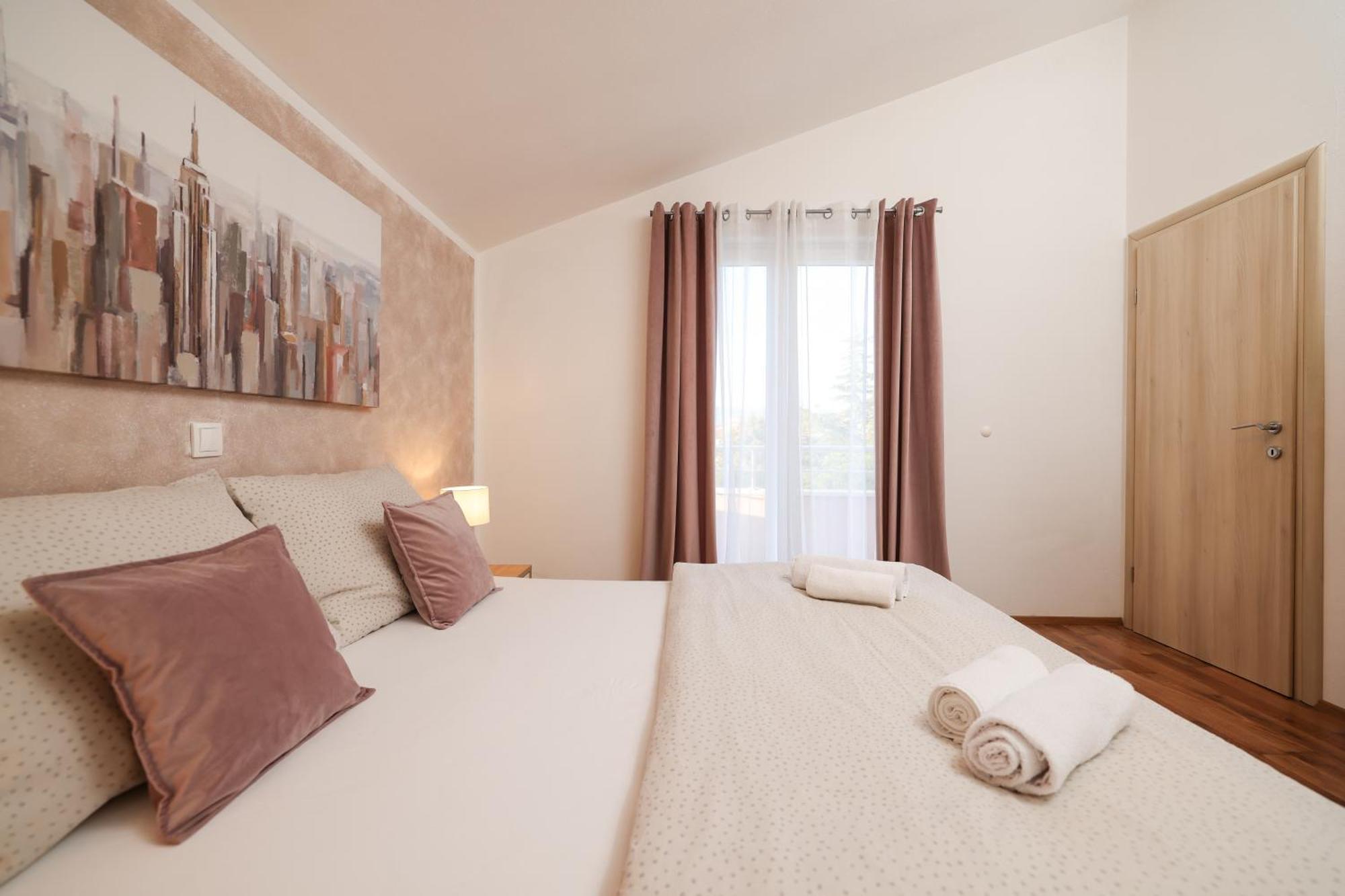 נין Apartments Anita מראה חיצוני תמונה